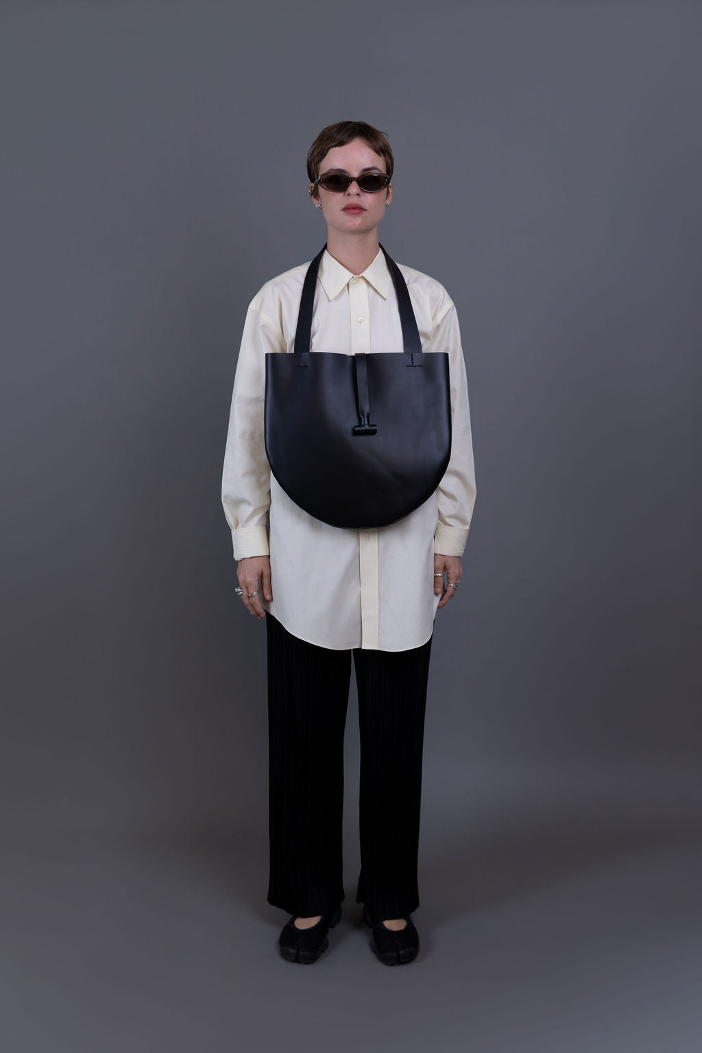 CIRCULAR OU - BLACK