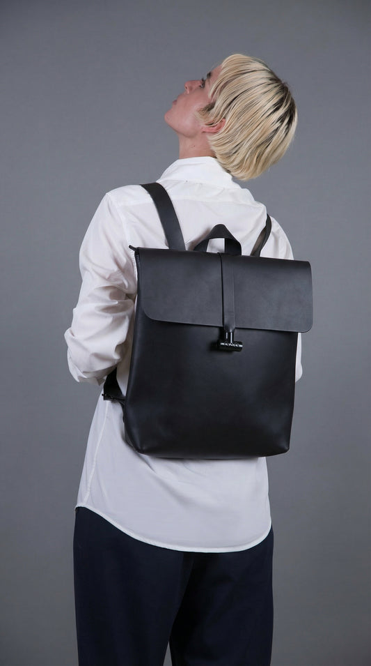 BACKPACK - BLACK